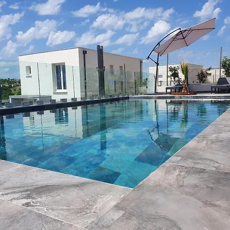 With Swimming Pool * جوبيجنياك